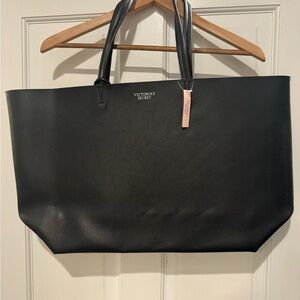 NWT Victoria's Secret Elegant Black Tote perfect for a Valentines Day gift